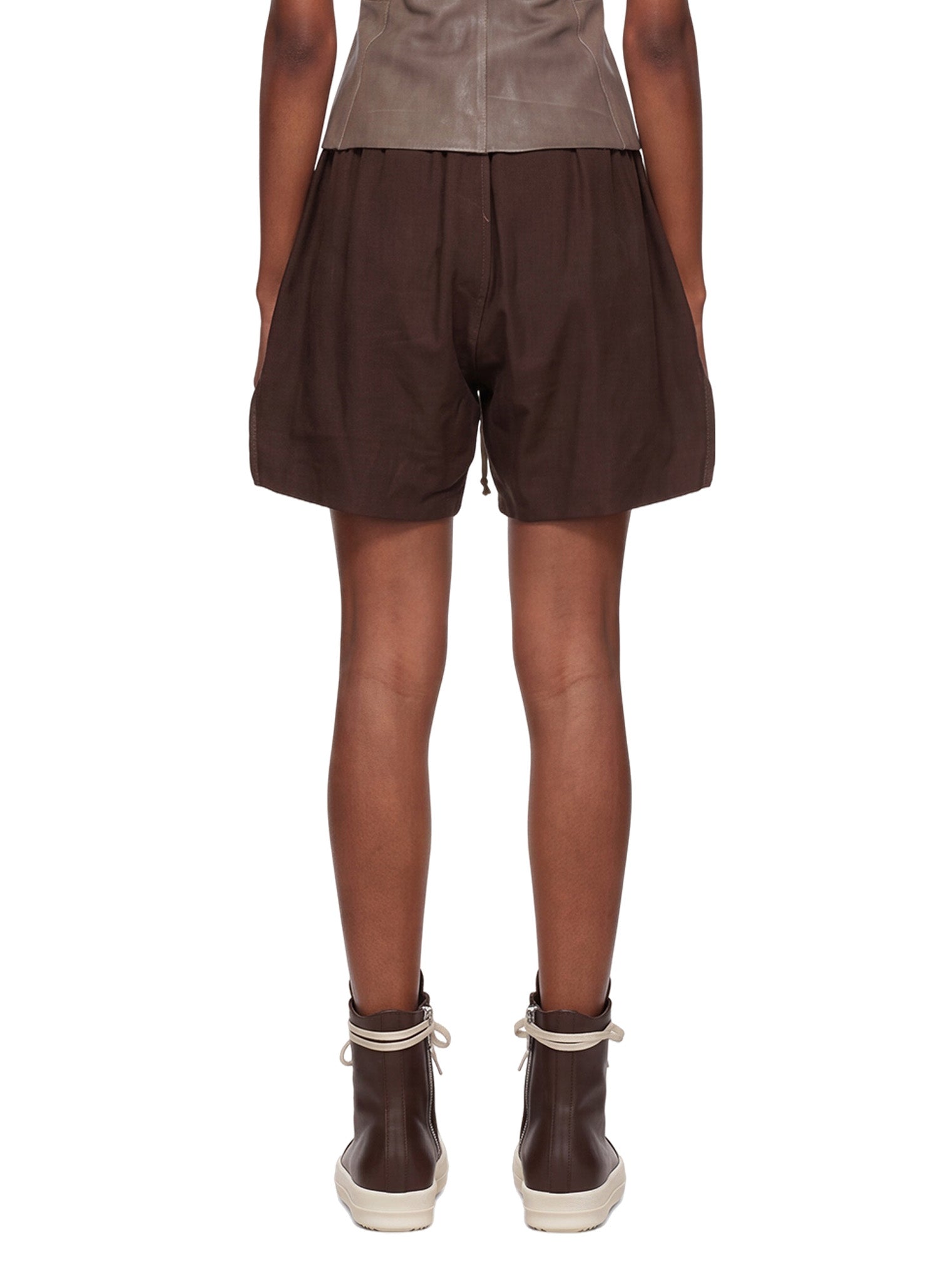 Shorts in pelle di agnello con spacchi in marrone 