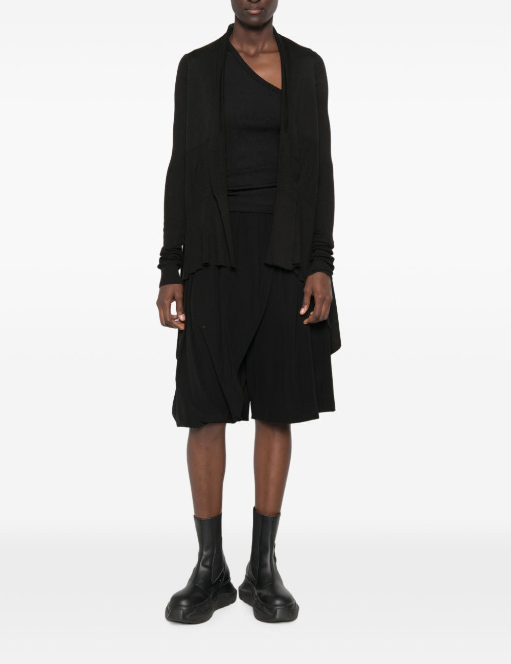 Cardigan con orlo asimmetrico in nero 