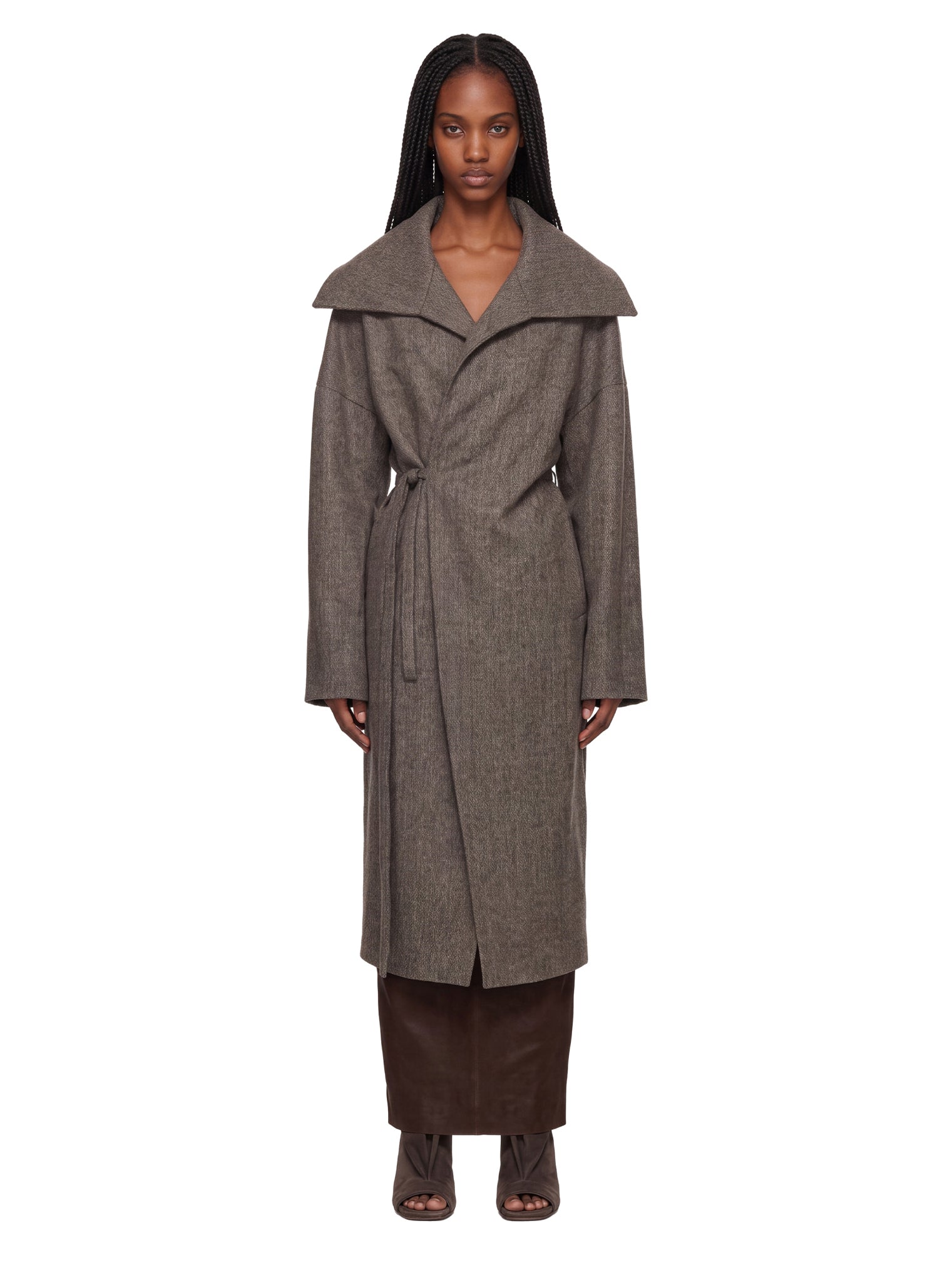 Cappotto con cintura in grigio 