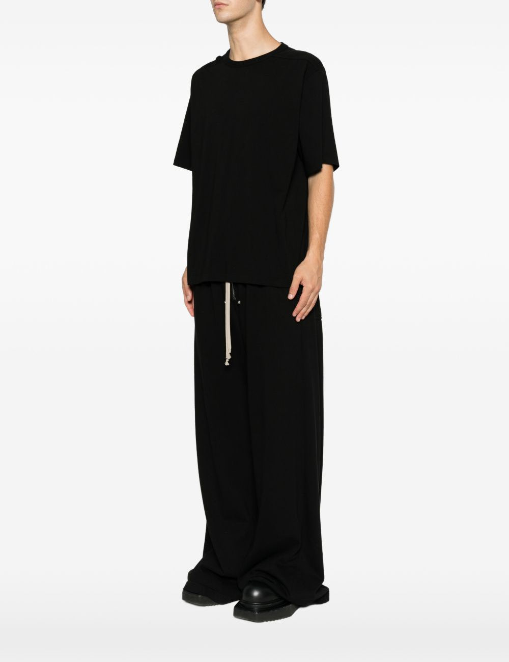 T-shirt a girocollo in nero 