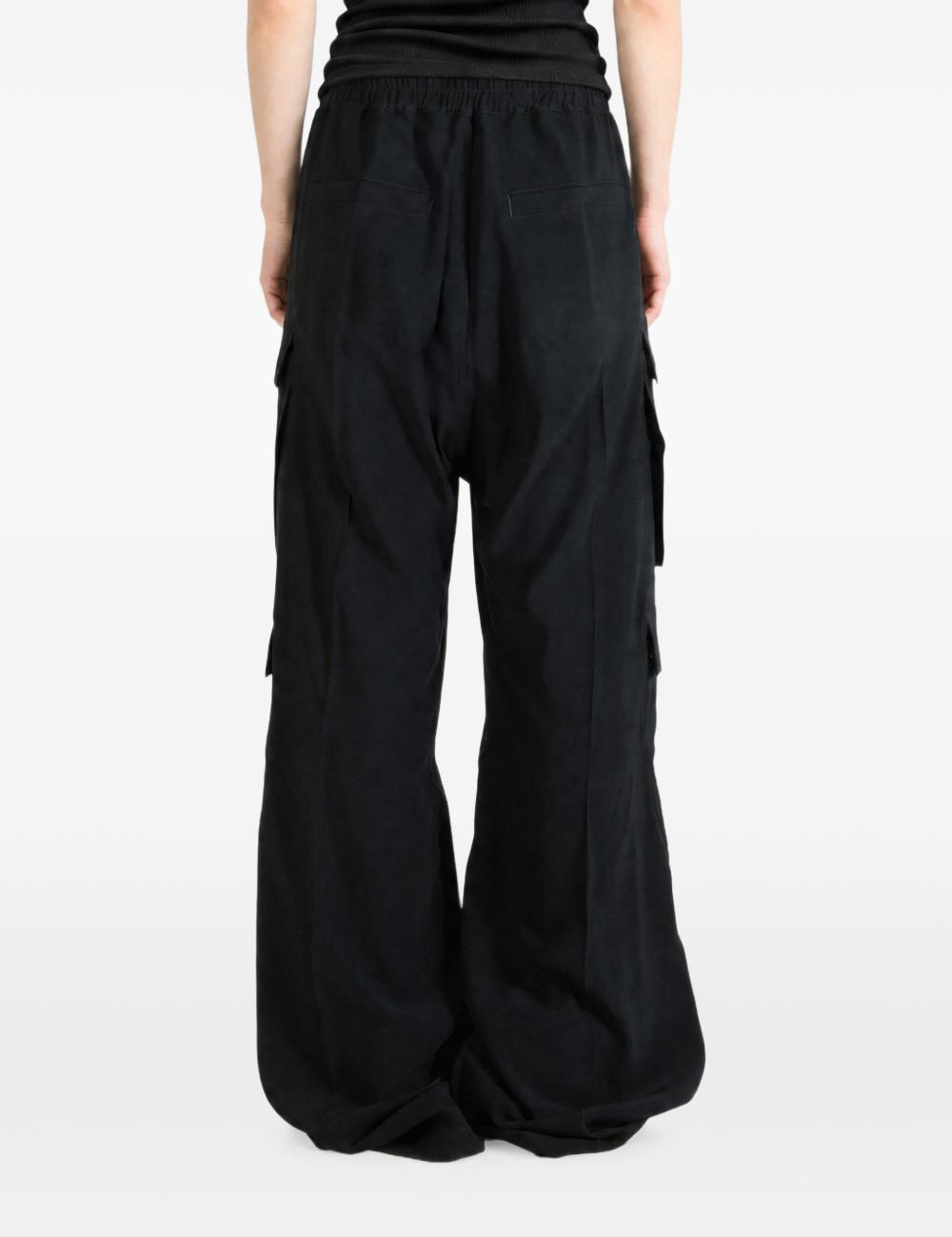Pantaloni cargo Belas a gamba larga in nero 