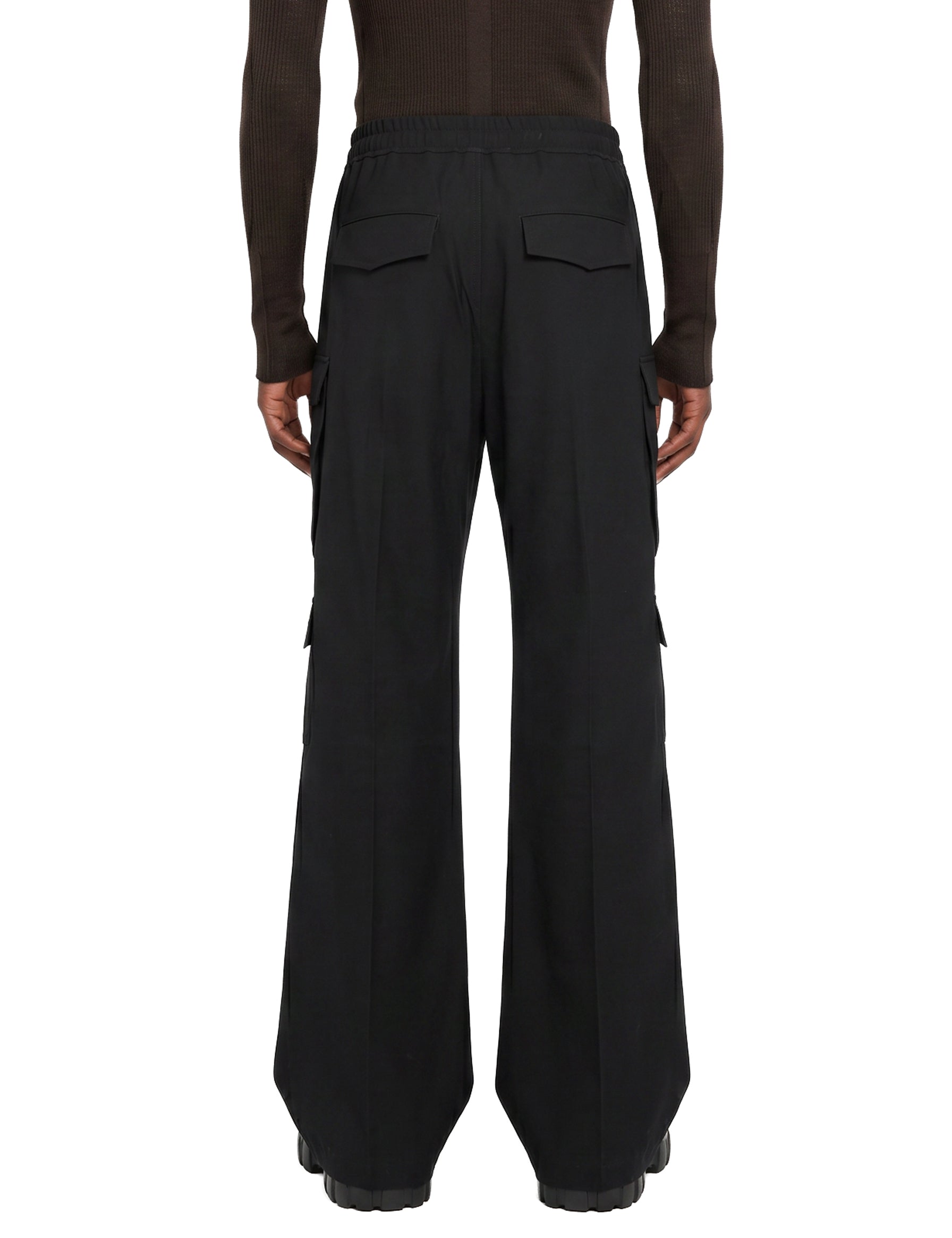Pantaloni cargo Belas a gamba larga in nero 