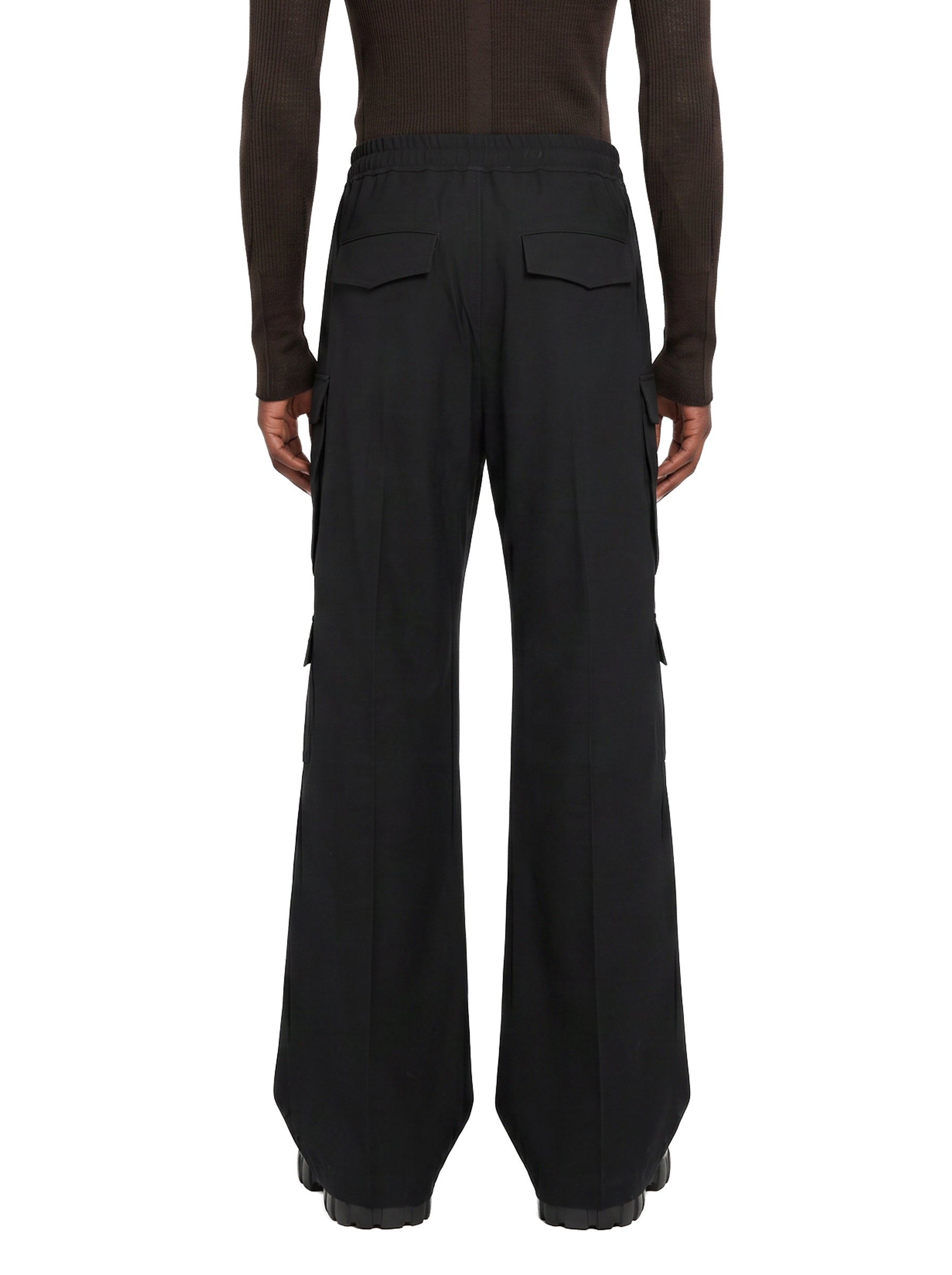 Pantaloni cargo Belas a gamba larga in nero 