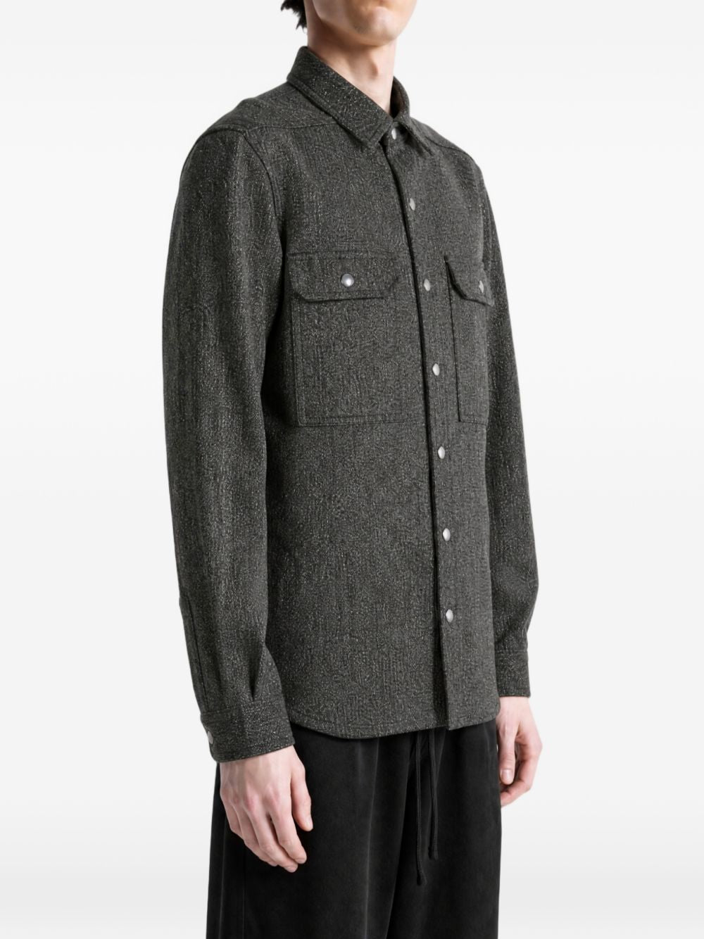 Giacca-camicia con tasche in grigio 