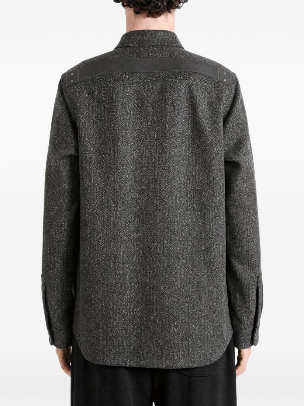 Giacca-camicia con tasche in grigio 