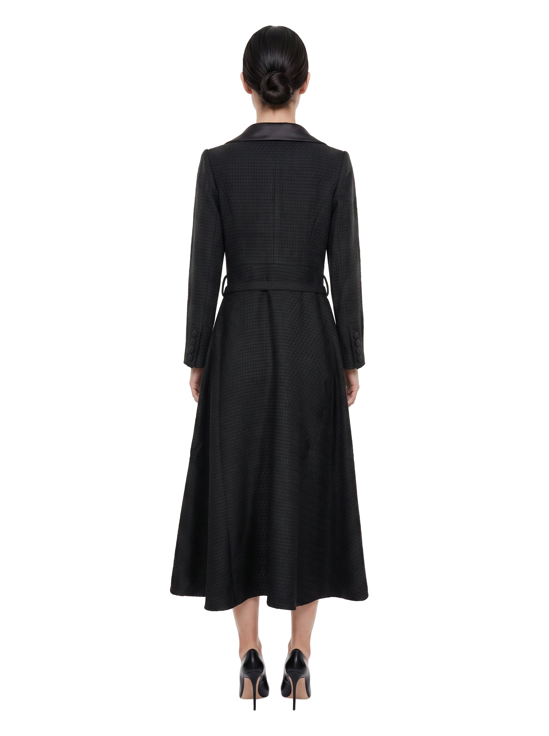 Cappotto bouclé con spilla nero 