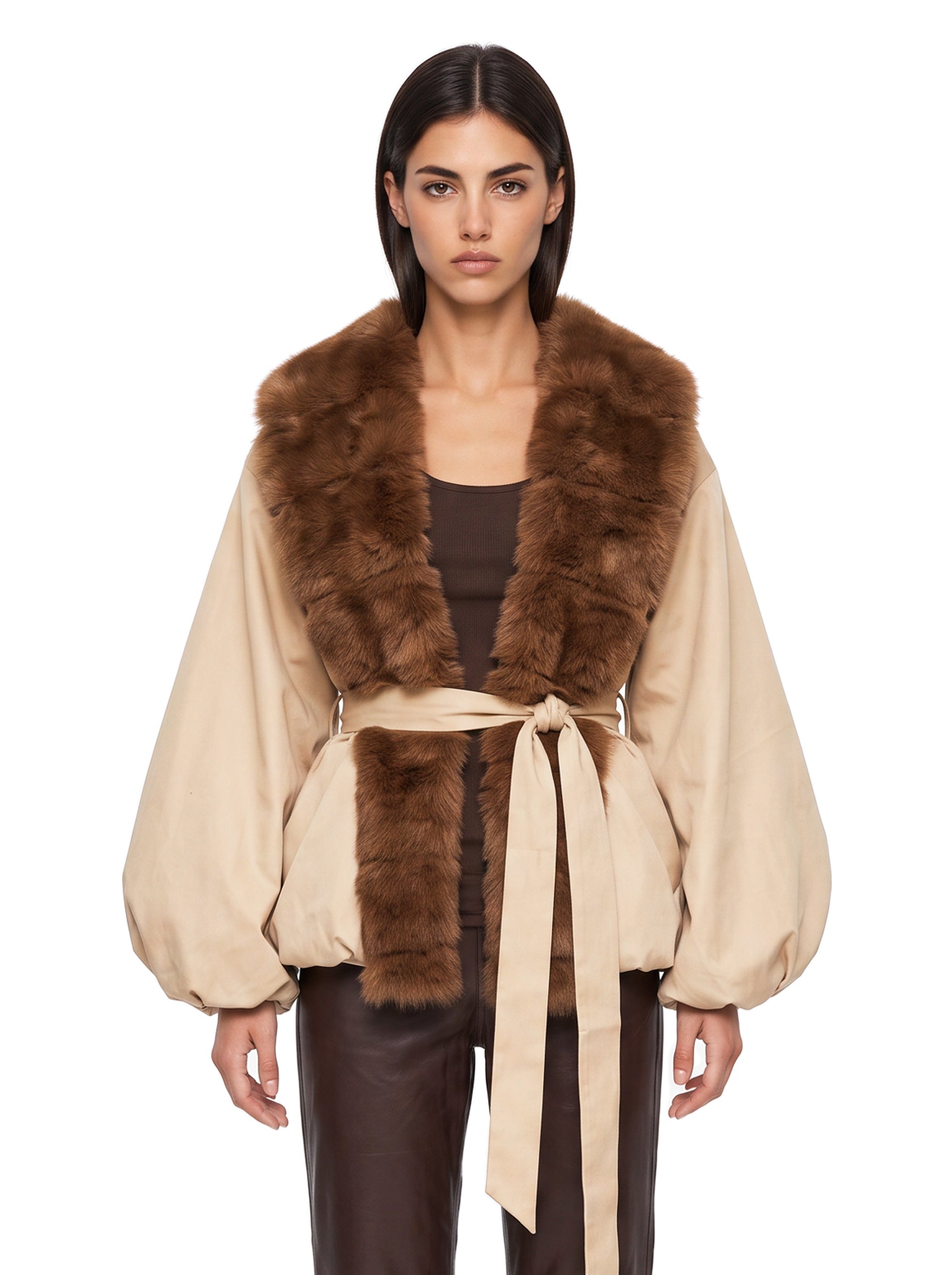Giacca con collo in eco pelliccia in beige 