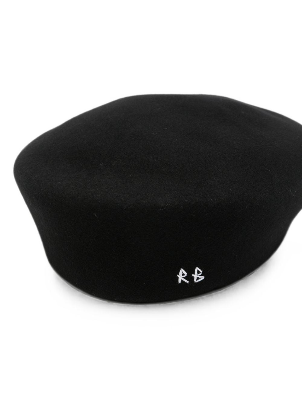 Basco con logo ricamato in nero 