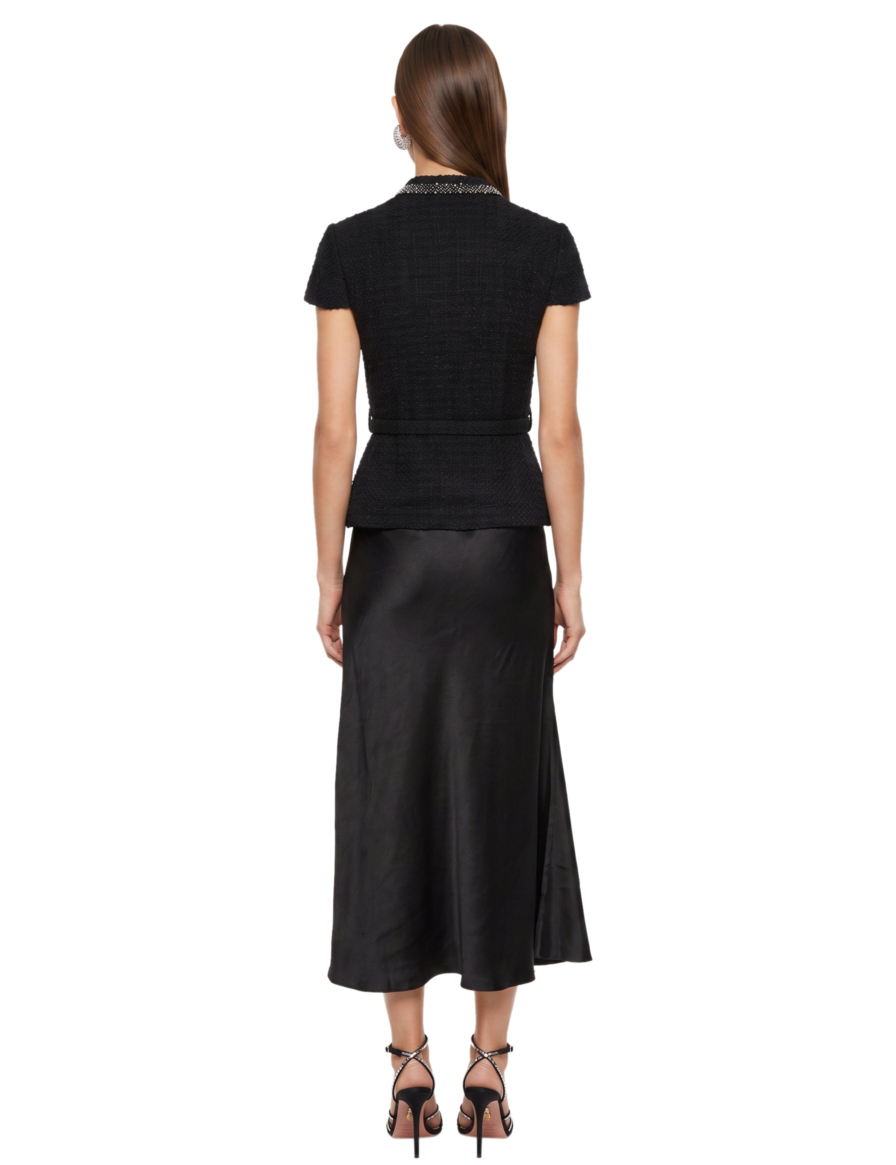 Abito midi in bouclé e raso con dettagli decorativi e cintura abbinata in nero 