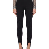 Leggings con staffe e cintura in nero 