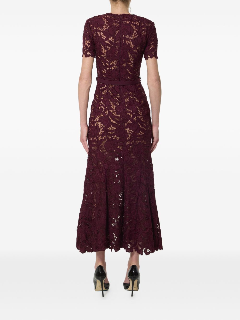 Abito midi con cintura in bordeaux 