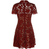 Abito mini in pizzo in bordeaux 
