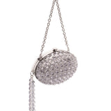 Clutch in raso con crisalli color argento 