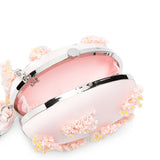 Clutch in raso rosa con decorazioni floreali 