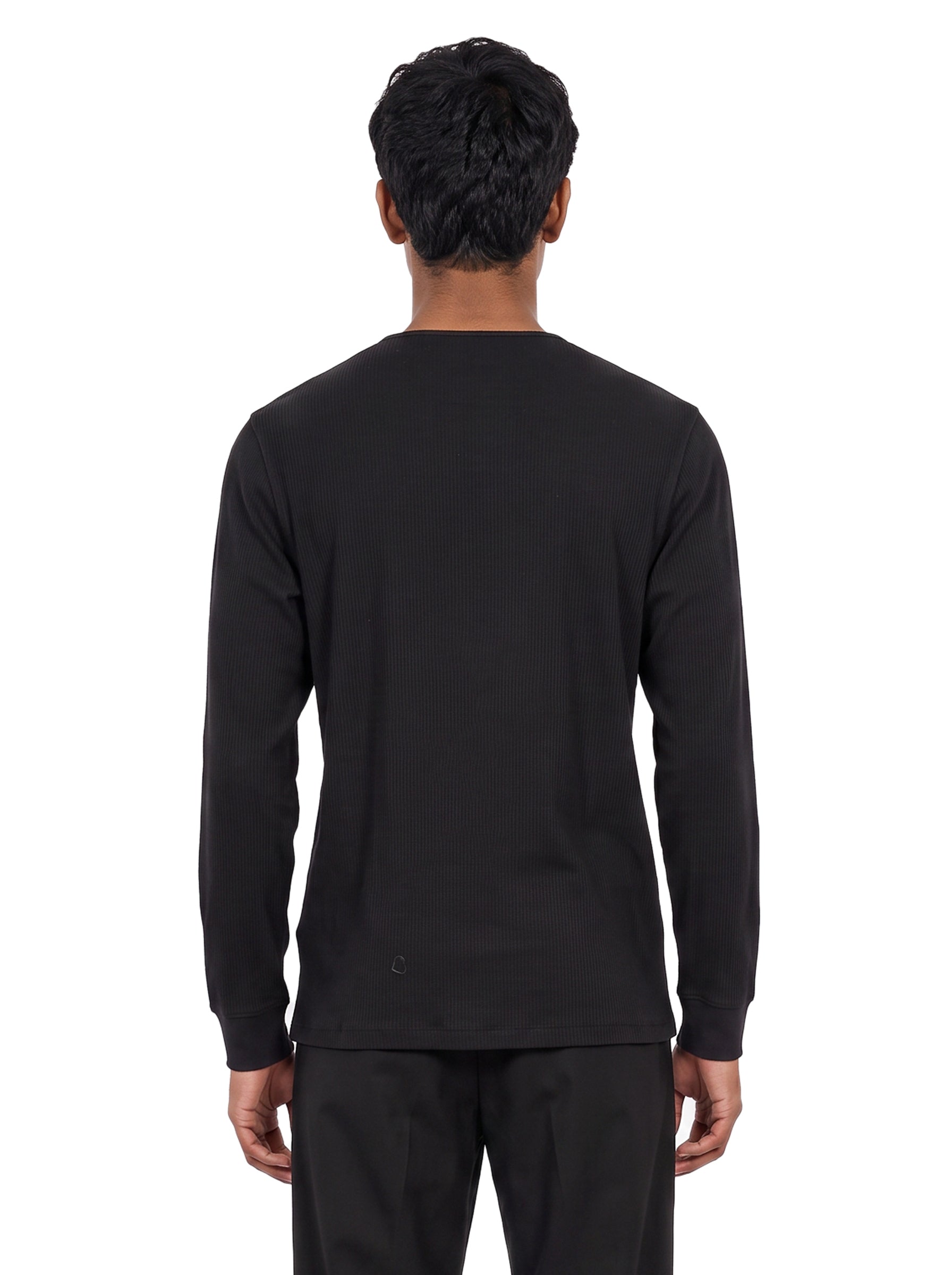 Maglia Henley girocollo in nero 