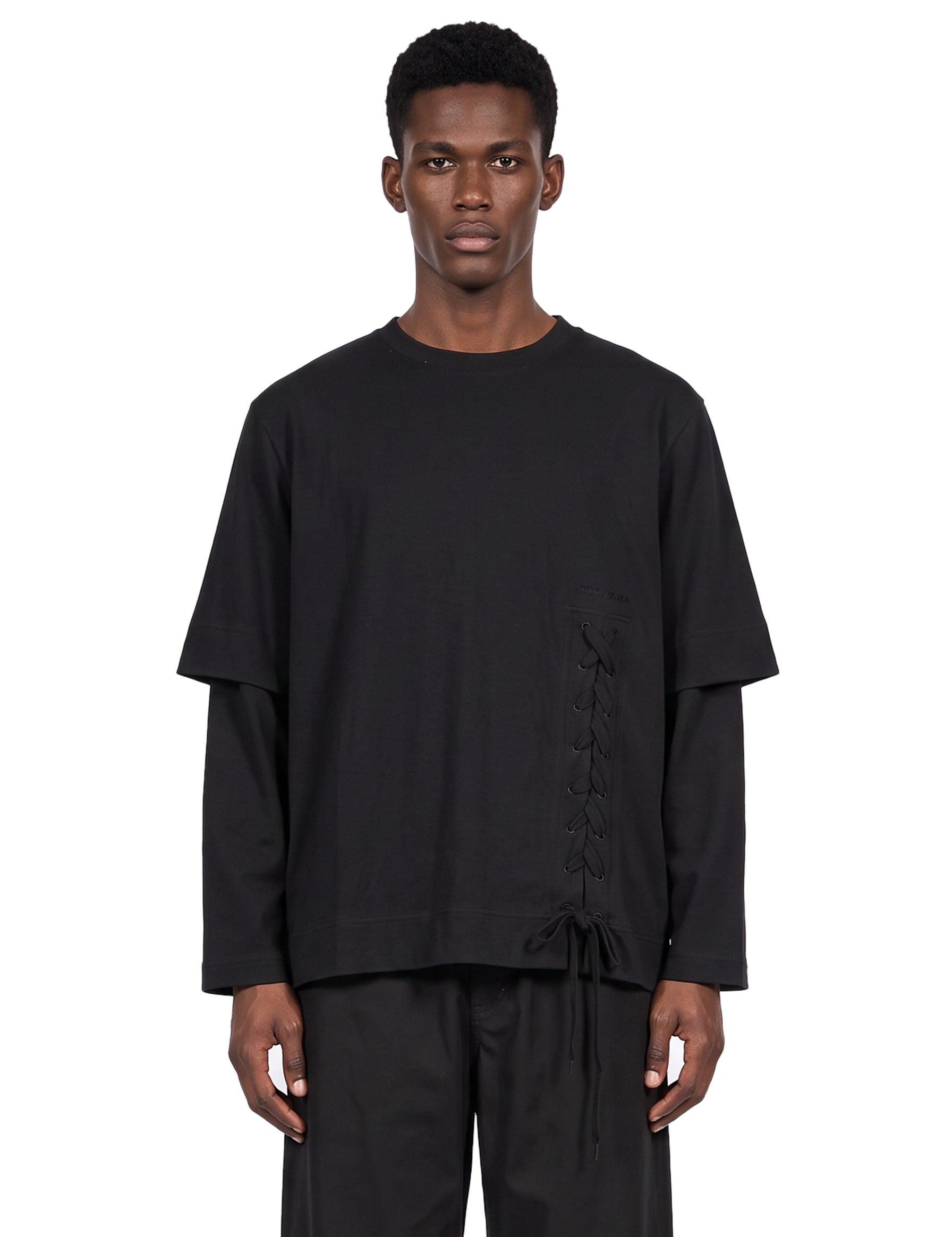 T-shirt a strati con lacci in nero 