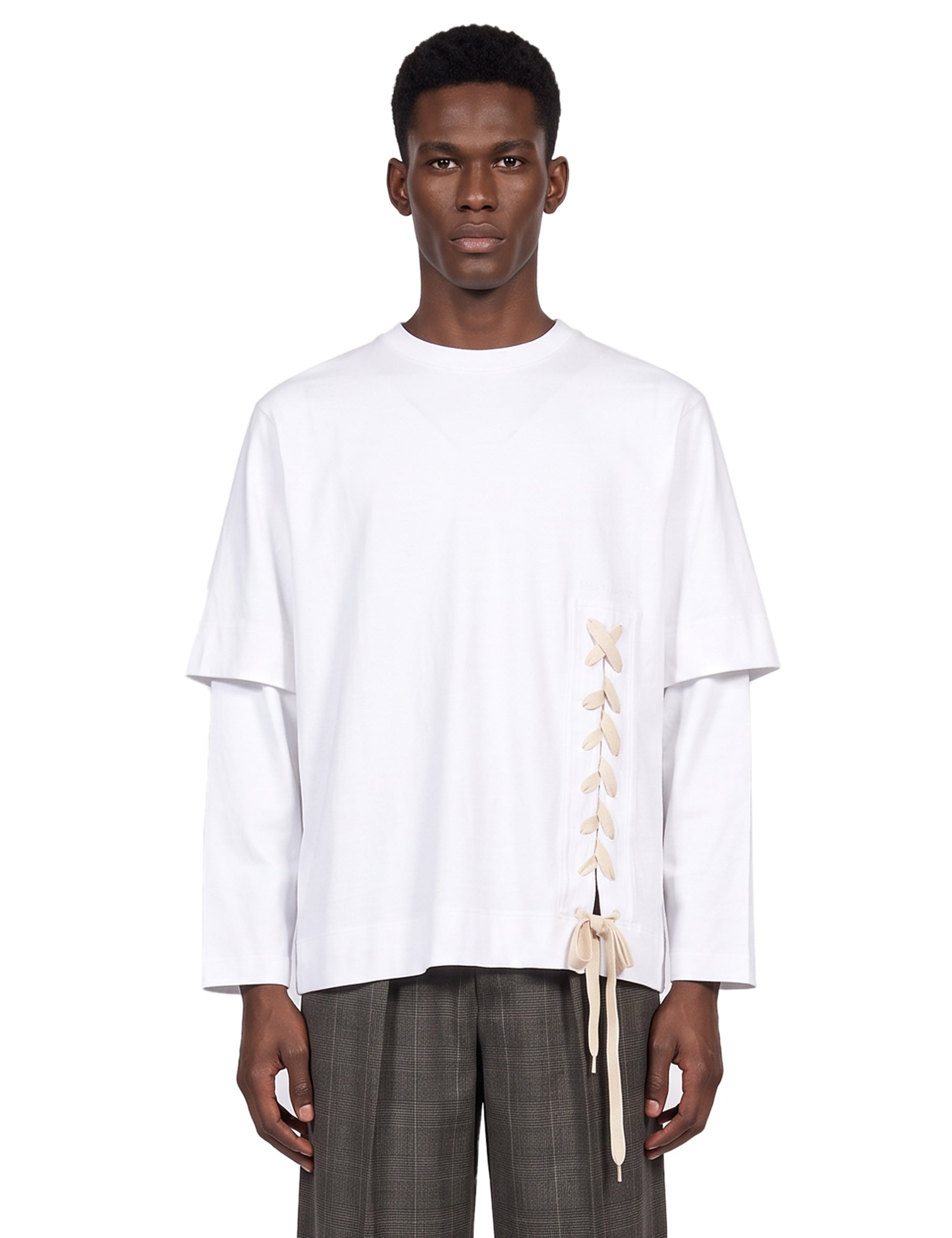 T-shirt a strati con lacci in bianco 