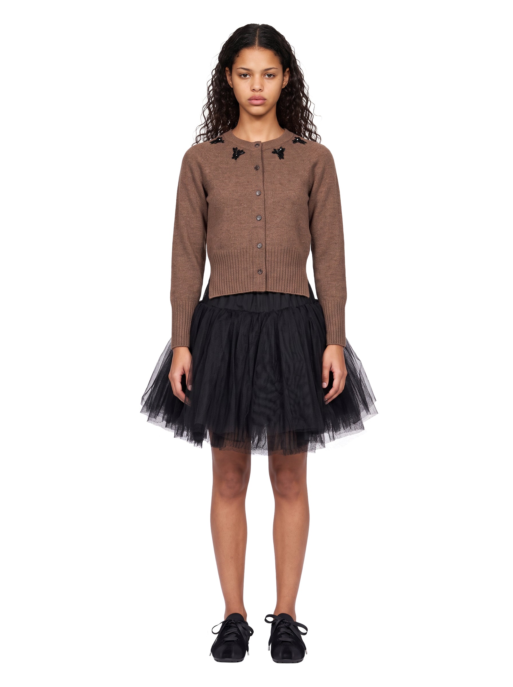 Cardigan con dettagli in marrone 