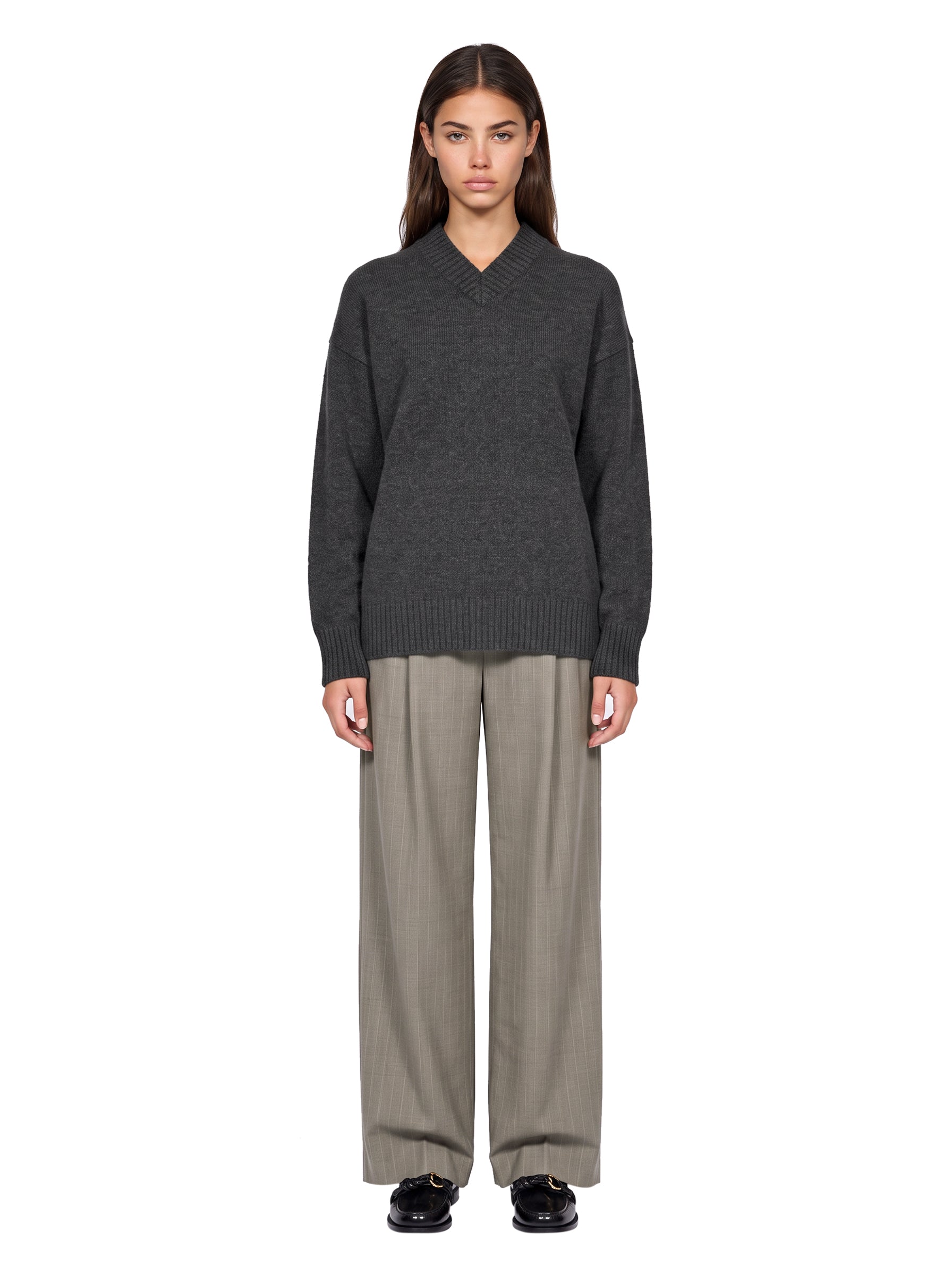 Maglione ampio con colletto a V in grigio 