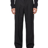 Pantaloni ampi plissettati in nero 