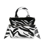 Borsa Friday con stampa zebra in bianco e nero 