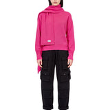 Maglione con sciarpa in fucsia 