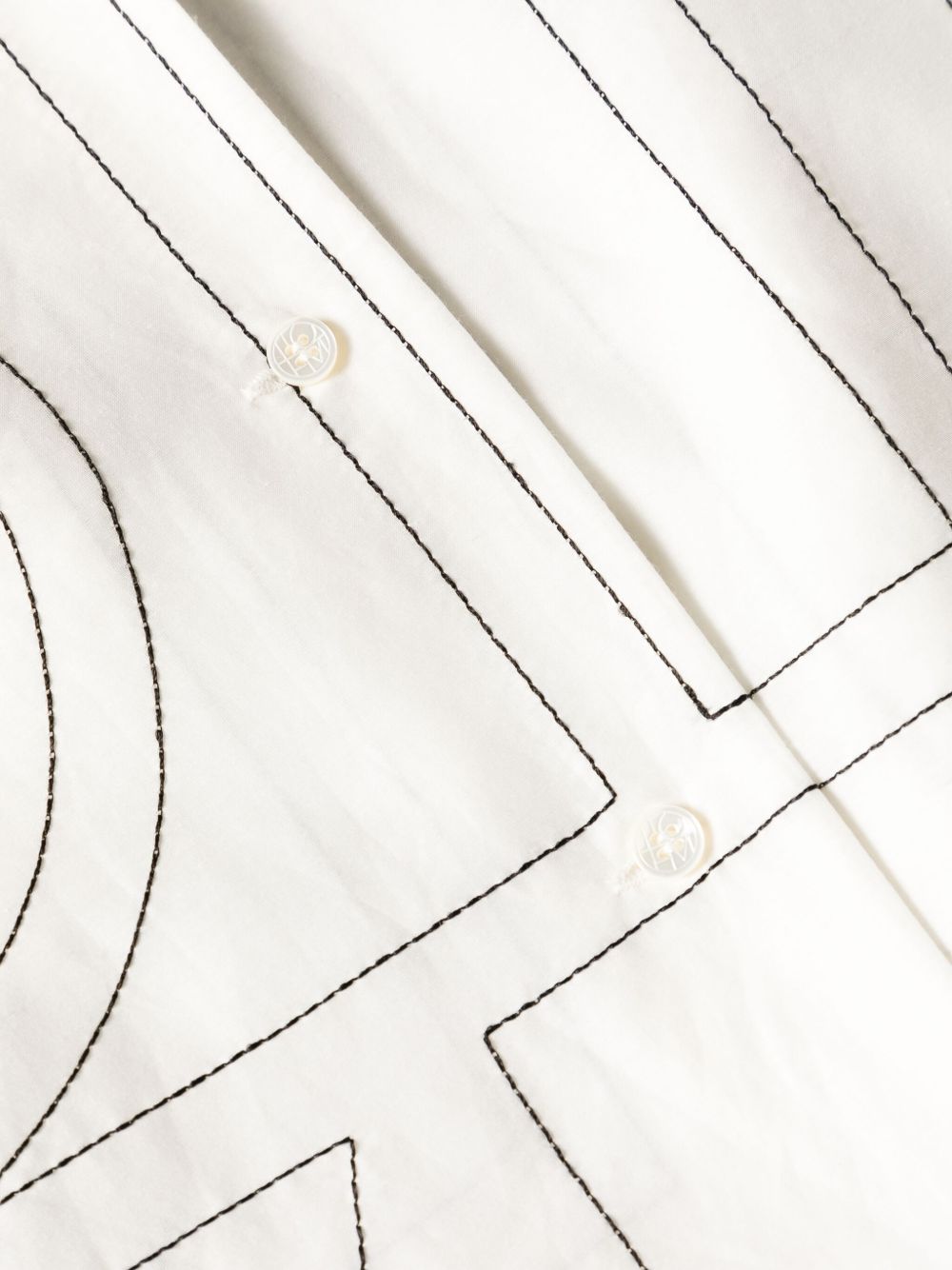Camicia con monogramma in bianco 