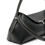 Borsa in pelle con chiusura a T in nero 