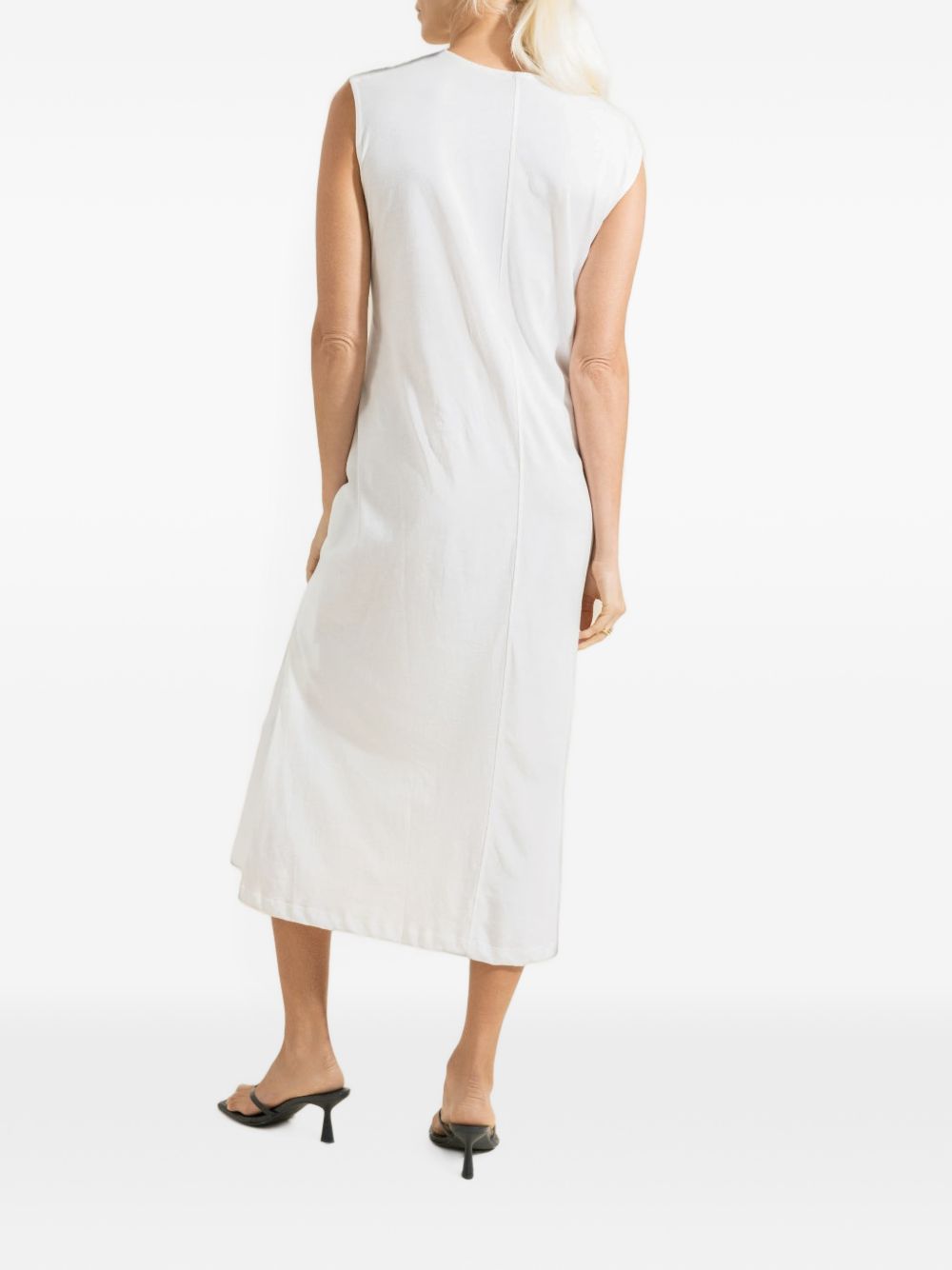Abito midi con cintura in vita in bianco 