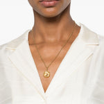 Camicia con stampa monogramma in avorio 