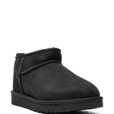 Stivaletti Classic Ultra Mini in nero 