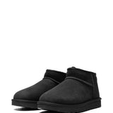 Stivaletti Classic Ultra Mini in nero 