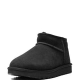 Stivaletti Classic Ultra Mini in nero 