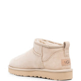 Stivaletti Classic Ultra Mini in beige 