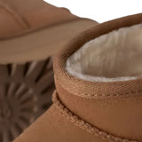 Stivaletti Classic Ultra Mini Platform in beige 