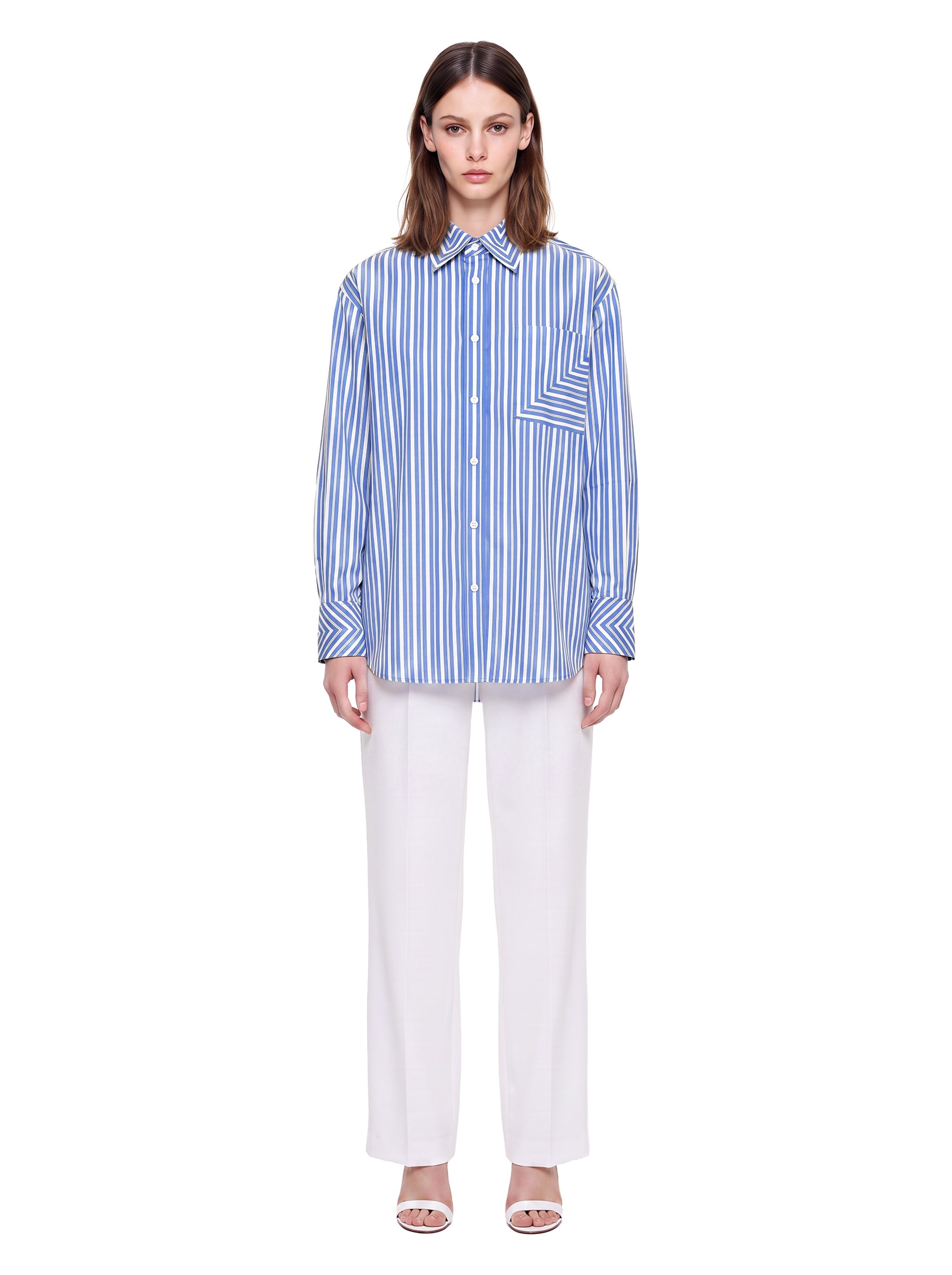 Camicia a righe con taschino in bianco e blu 
