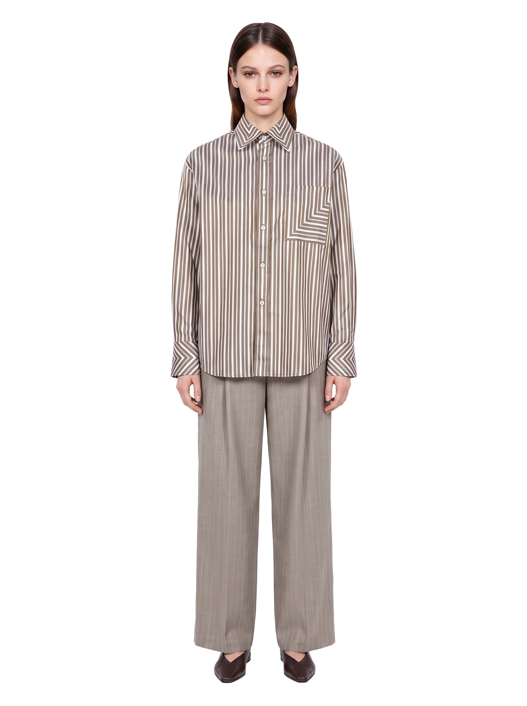 Camicia a righe con taschino in bianco e verde 