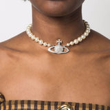 Collana Bas Relief con perle in argento 
