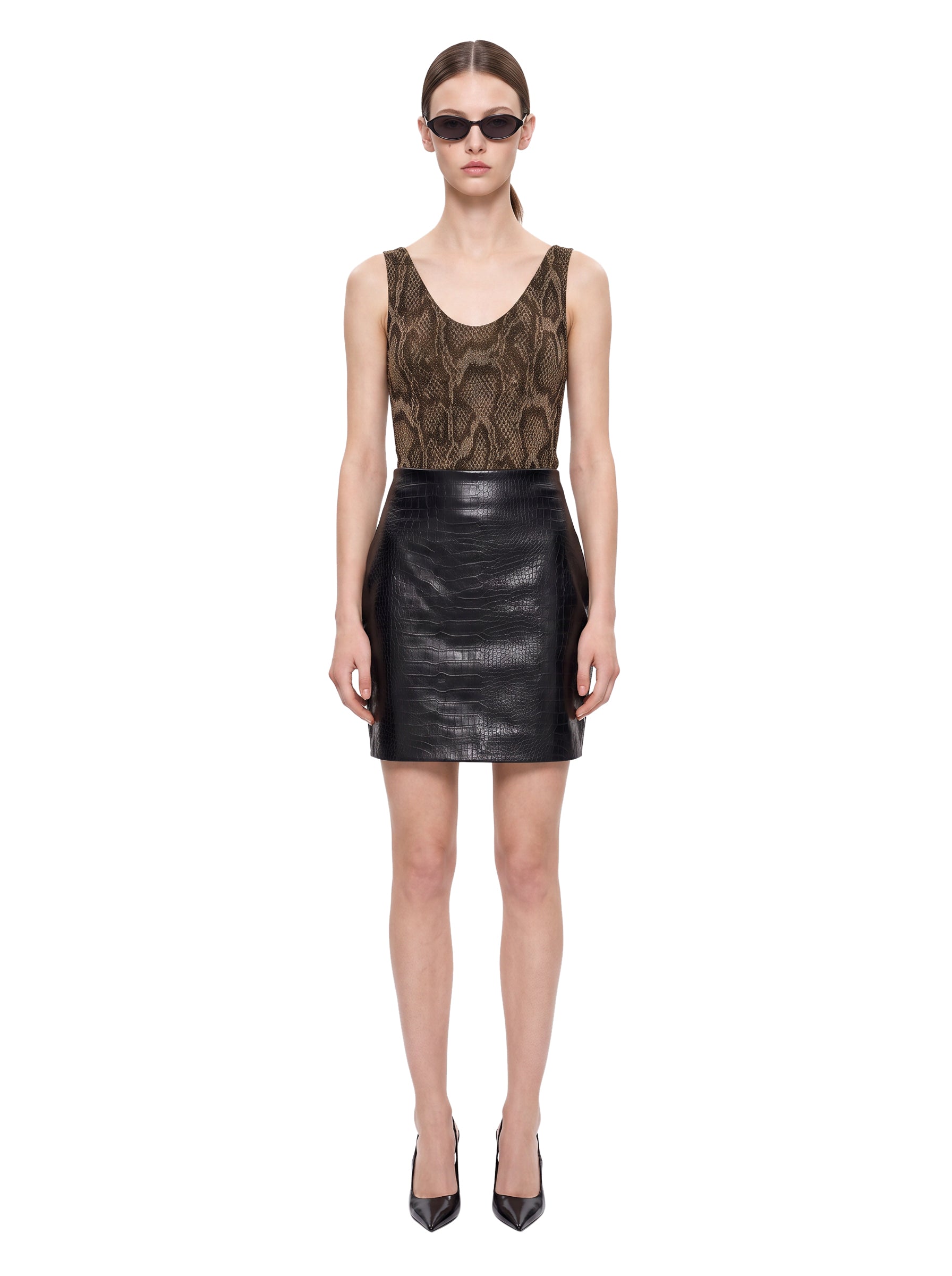 Minigonna in eco-pelle alligator in nero 