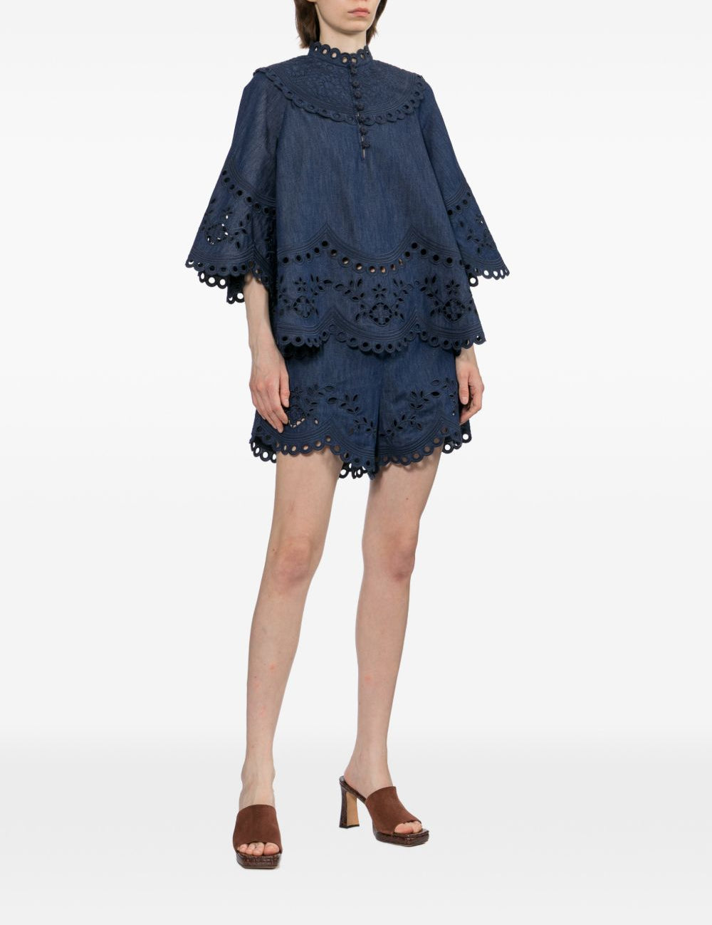 Blusa Mahon con ricami in blu 