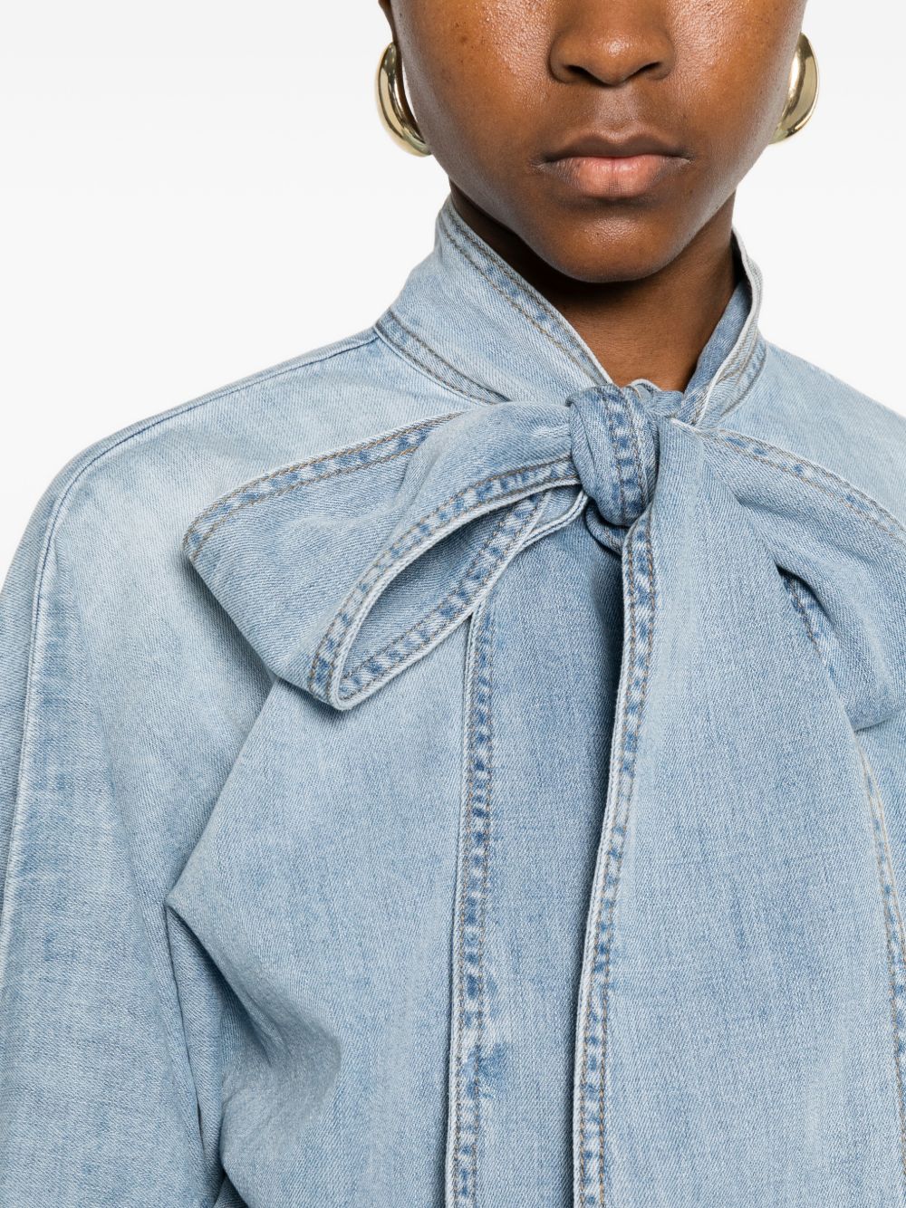 Camicia denim Indra con fiocco in azzurro 