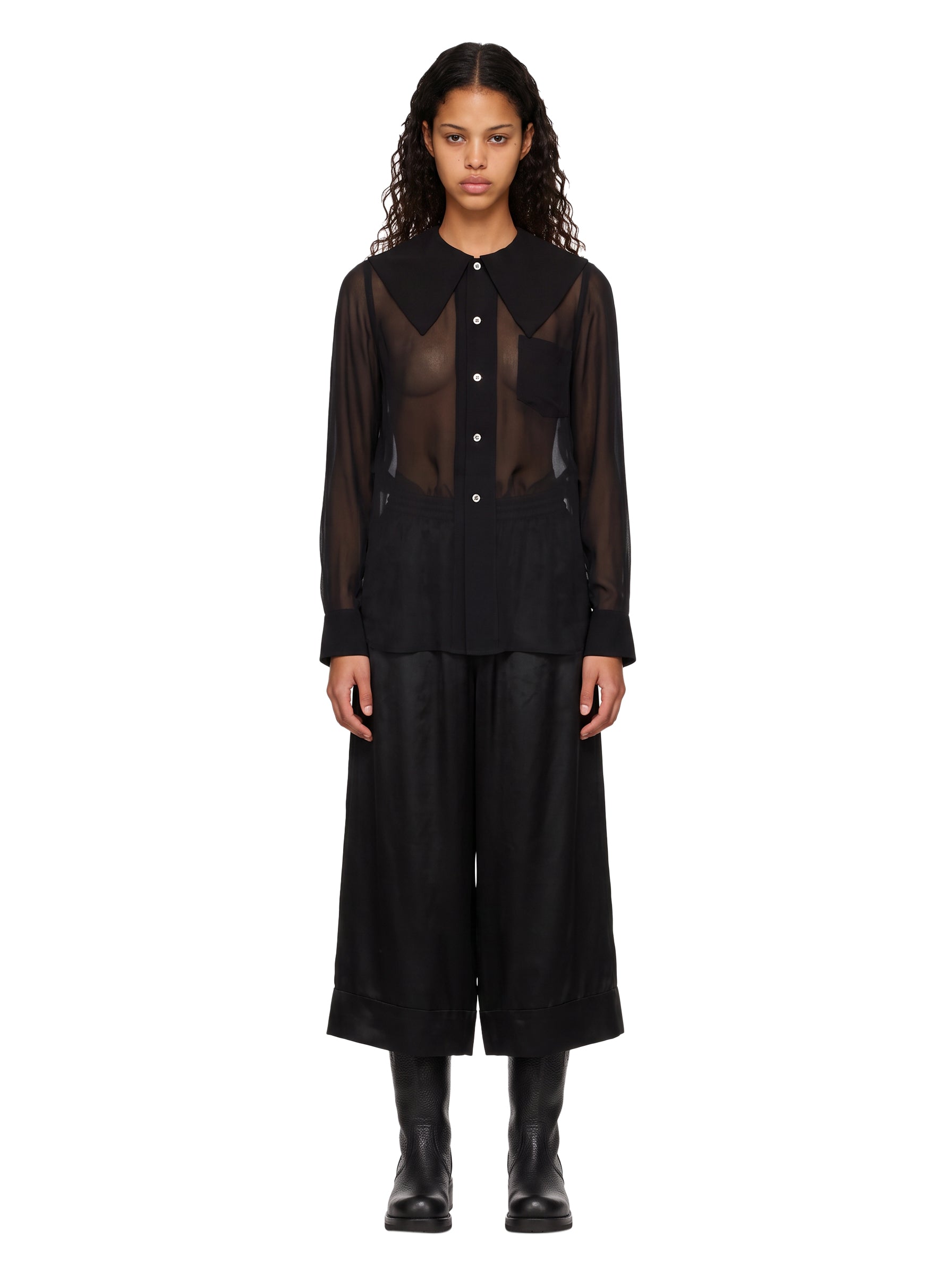 Blusa con colletto maxi in nero 