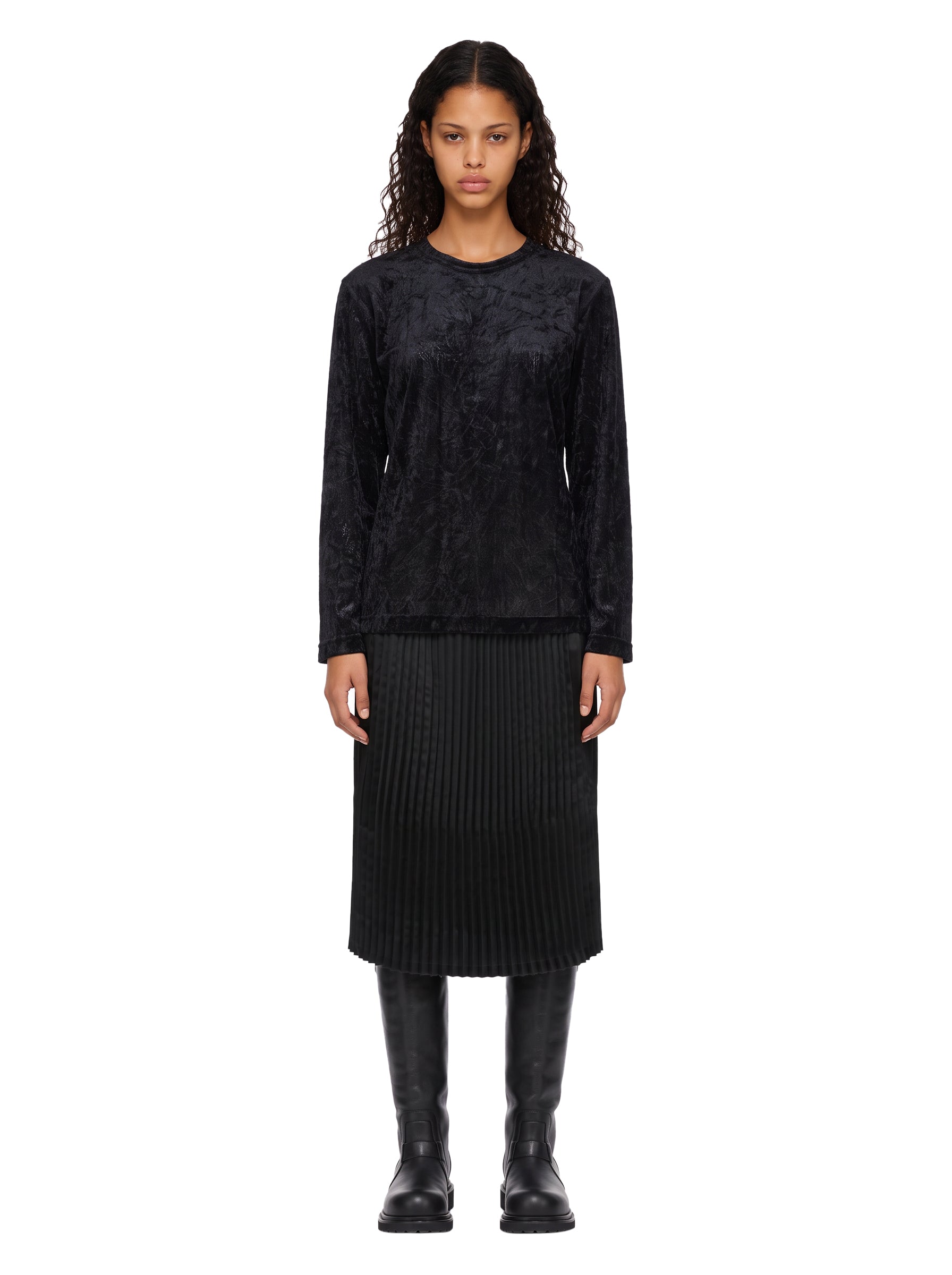 Top a maniche lunghe in nero 
