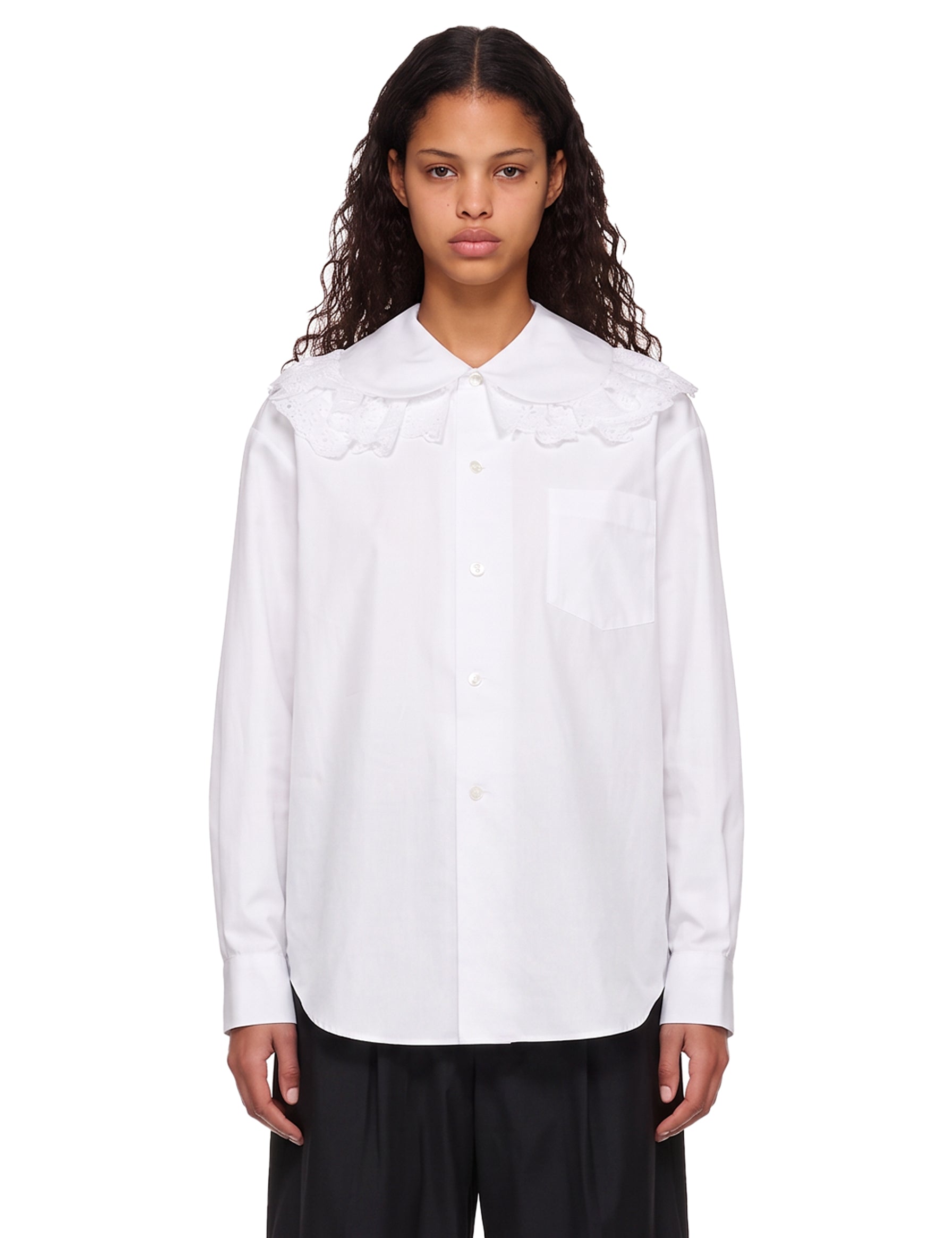 Camicia con colletto Peter Pan in bianco 