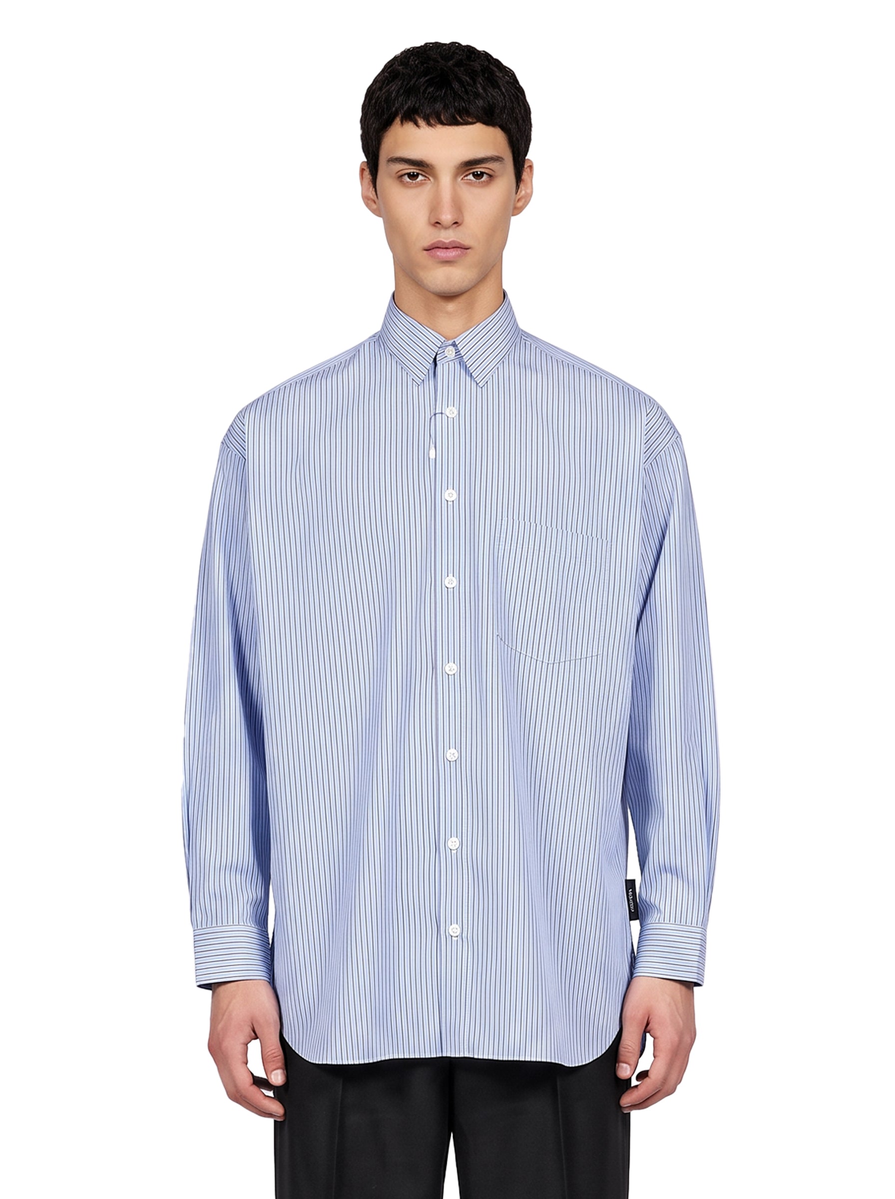 Camicia classica con colletto in azzurro 