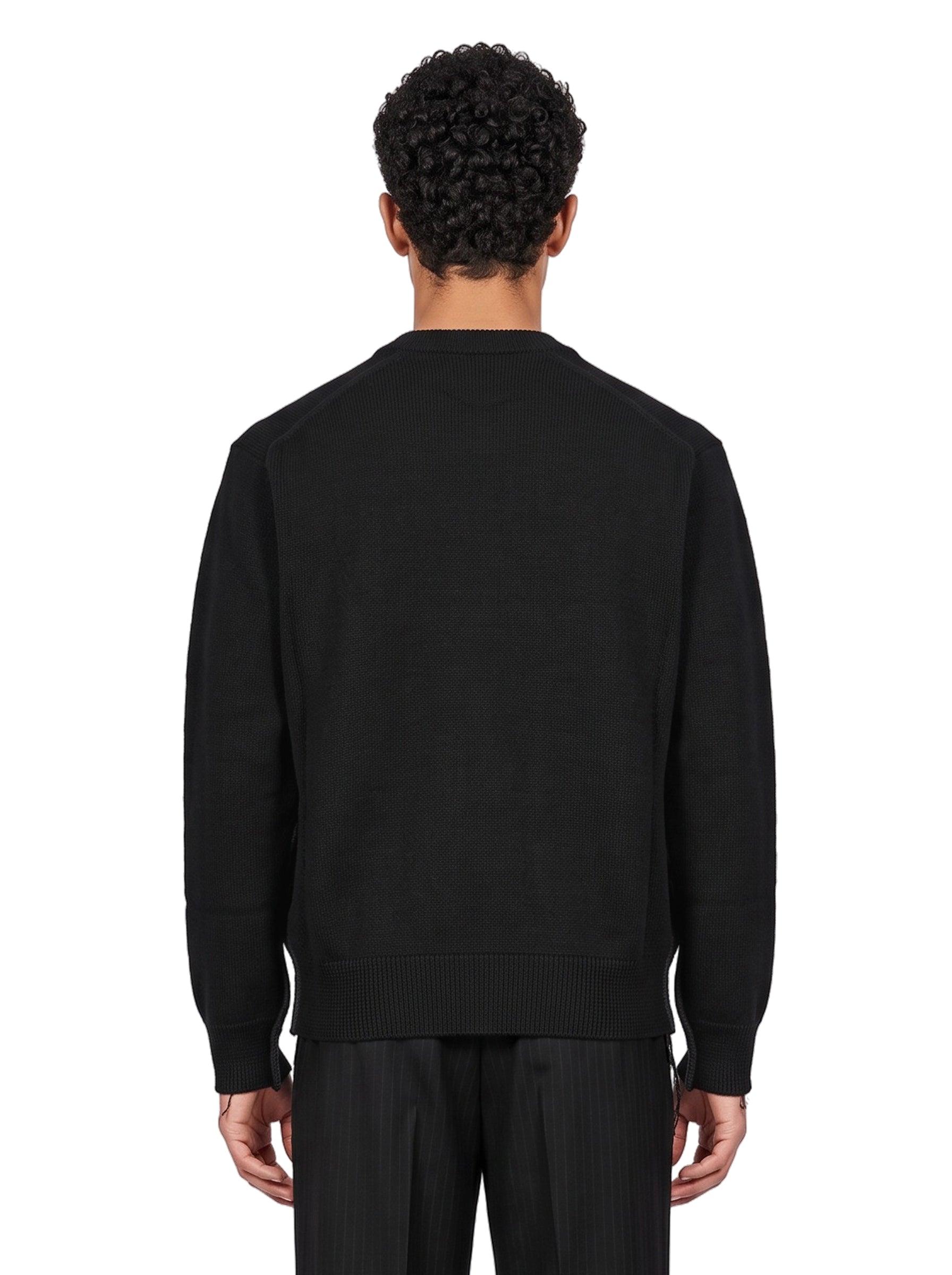 Pullover girocollo in nero 