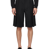 Bermuda con pinces in nero 