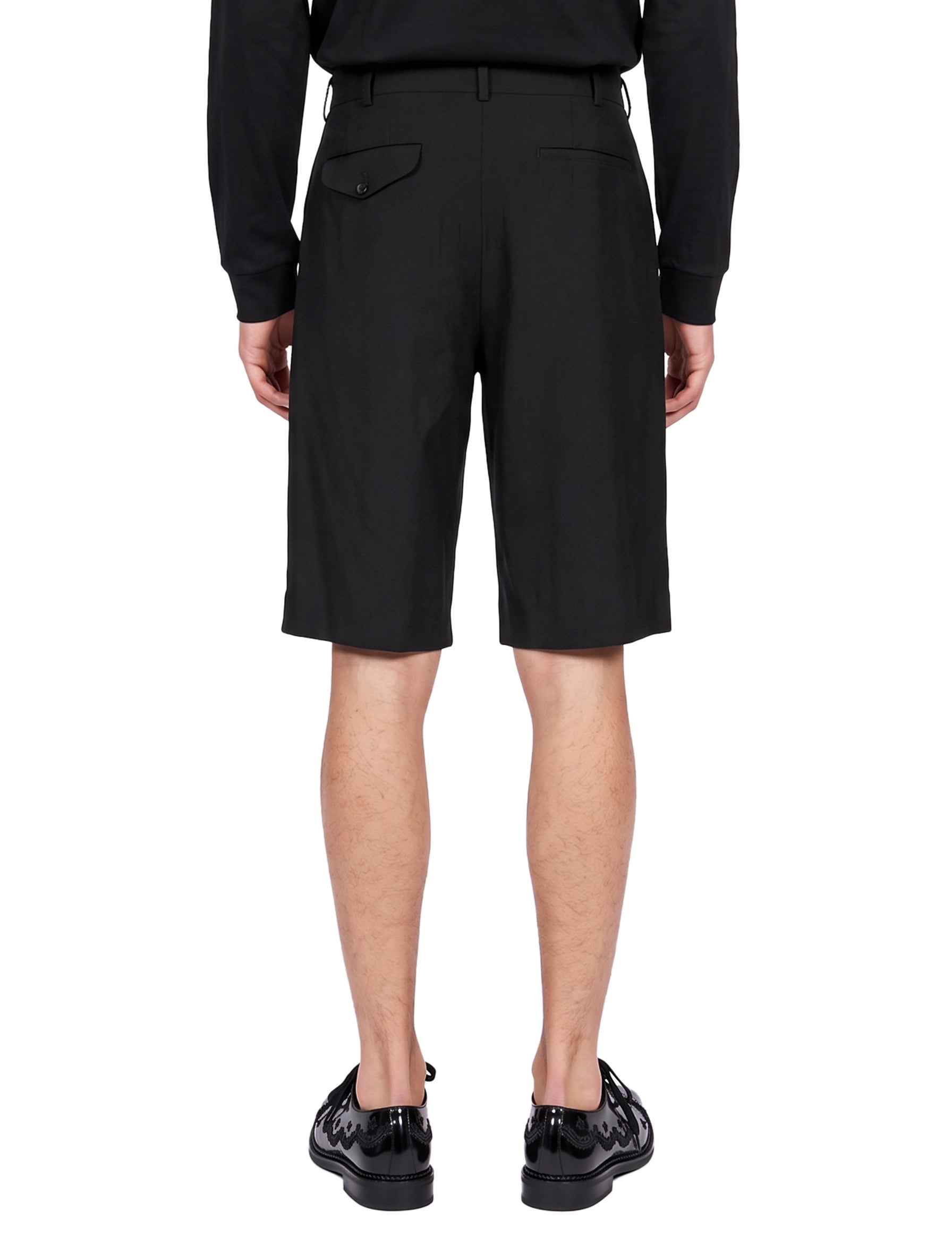 Bermuda con pinces in nero 