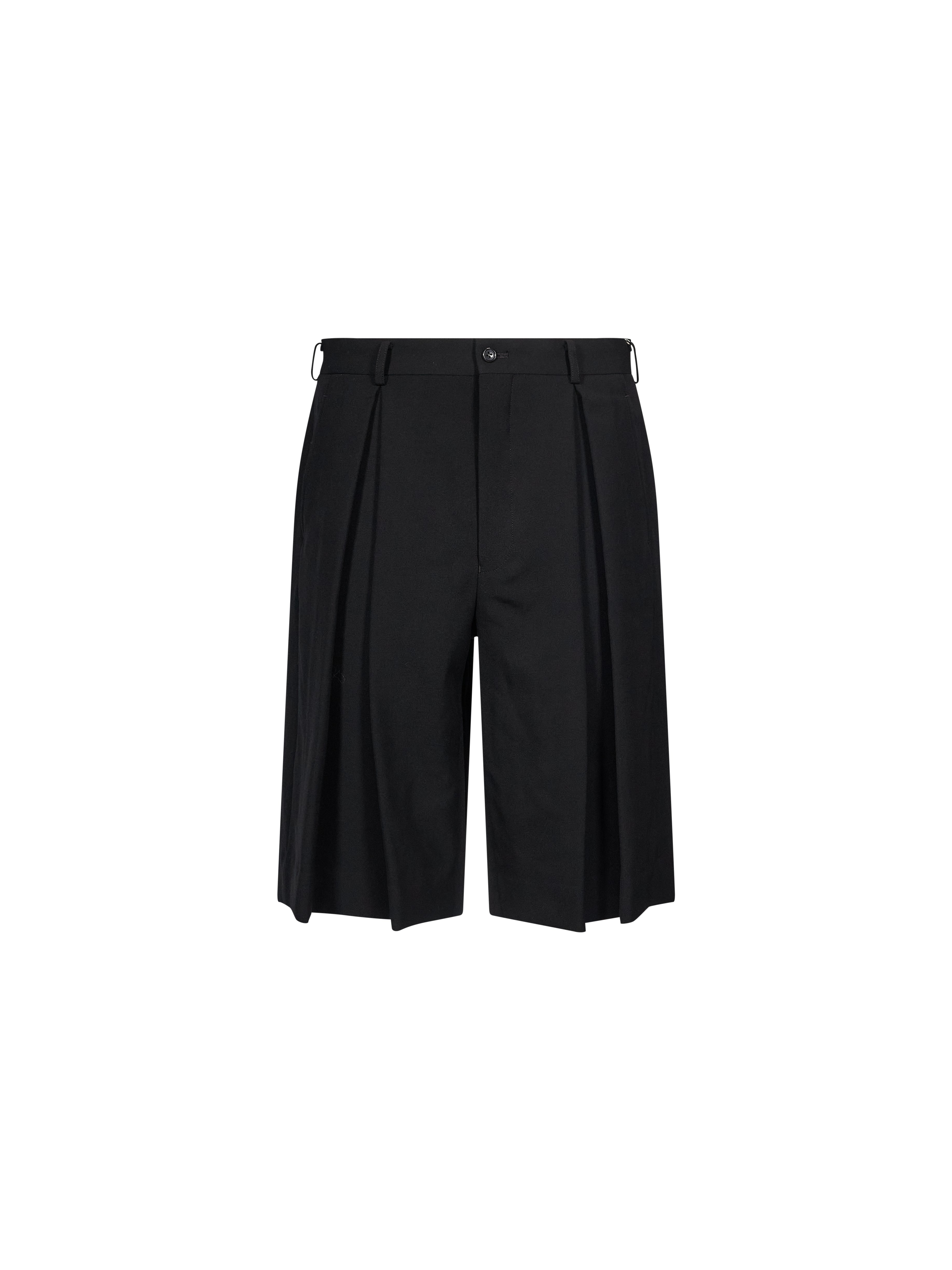 Bermuda con pinces in nero 