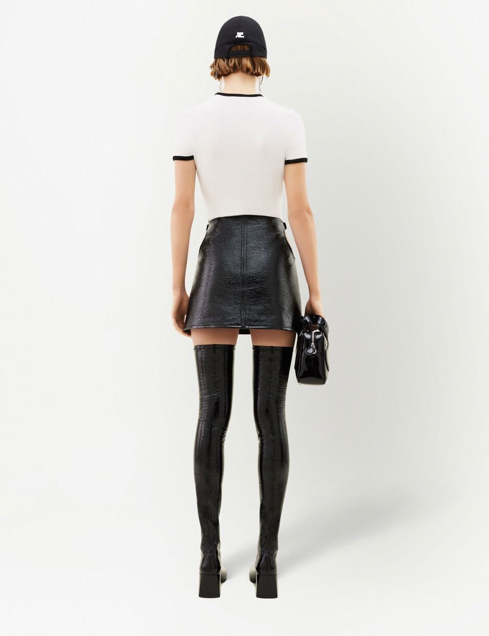 T-shirt con bordo a contrasto in bianco 